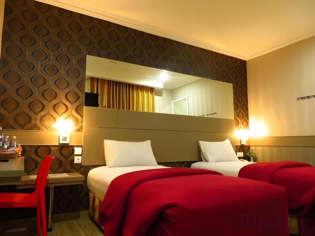 Hotel Menara Lexus Medan Exterior photo