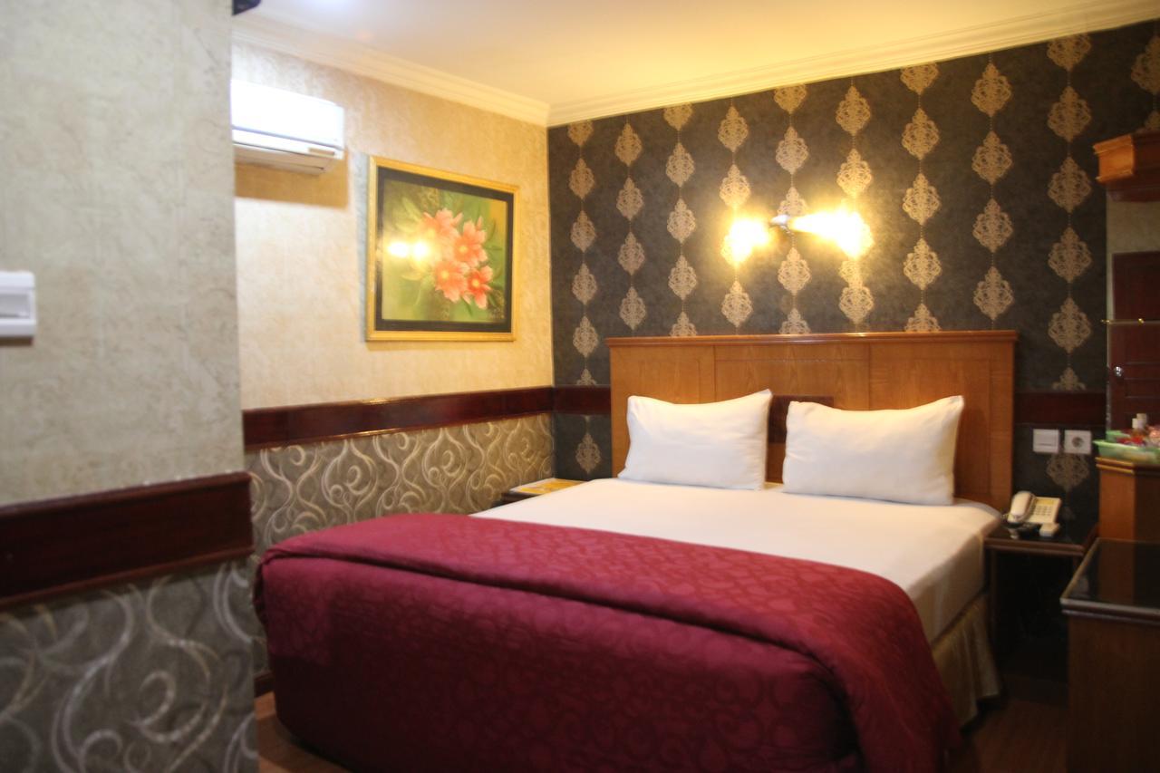Hotel Menara Lexus Medan Exterior photo