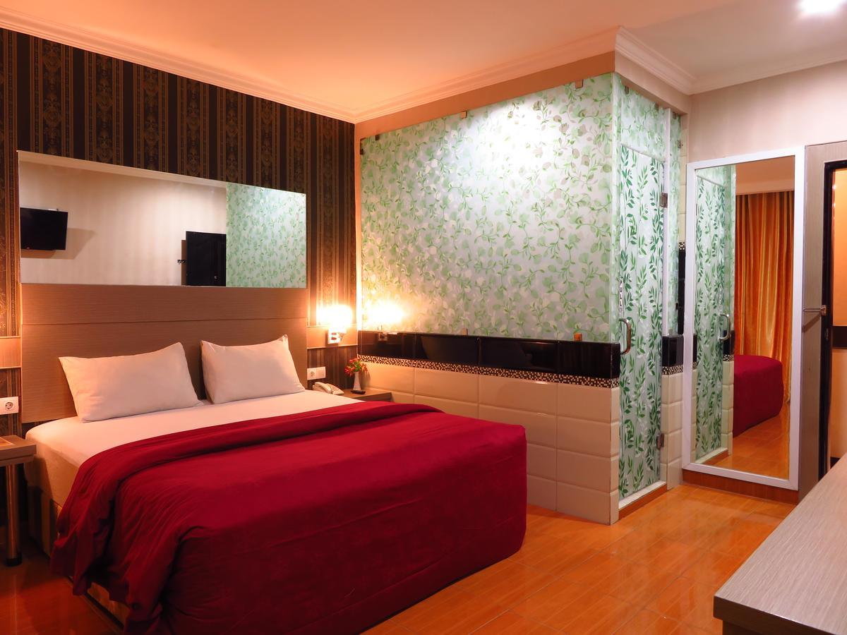Hotel Menara Lexus Medan Exterior photo