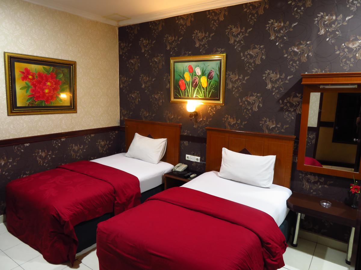 Hotel Menara Lexus Medan Exterior photo