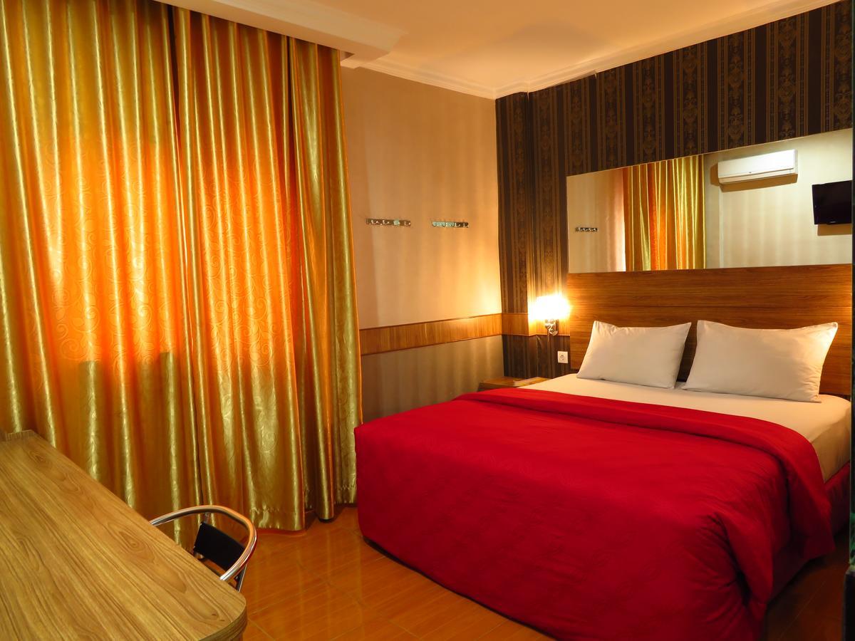 Hotel Menara Lexus Medan Exterior photo