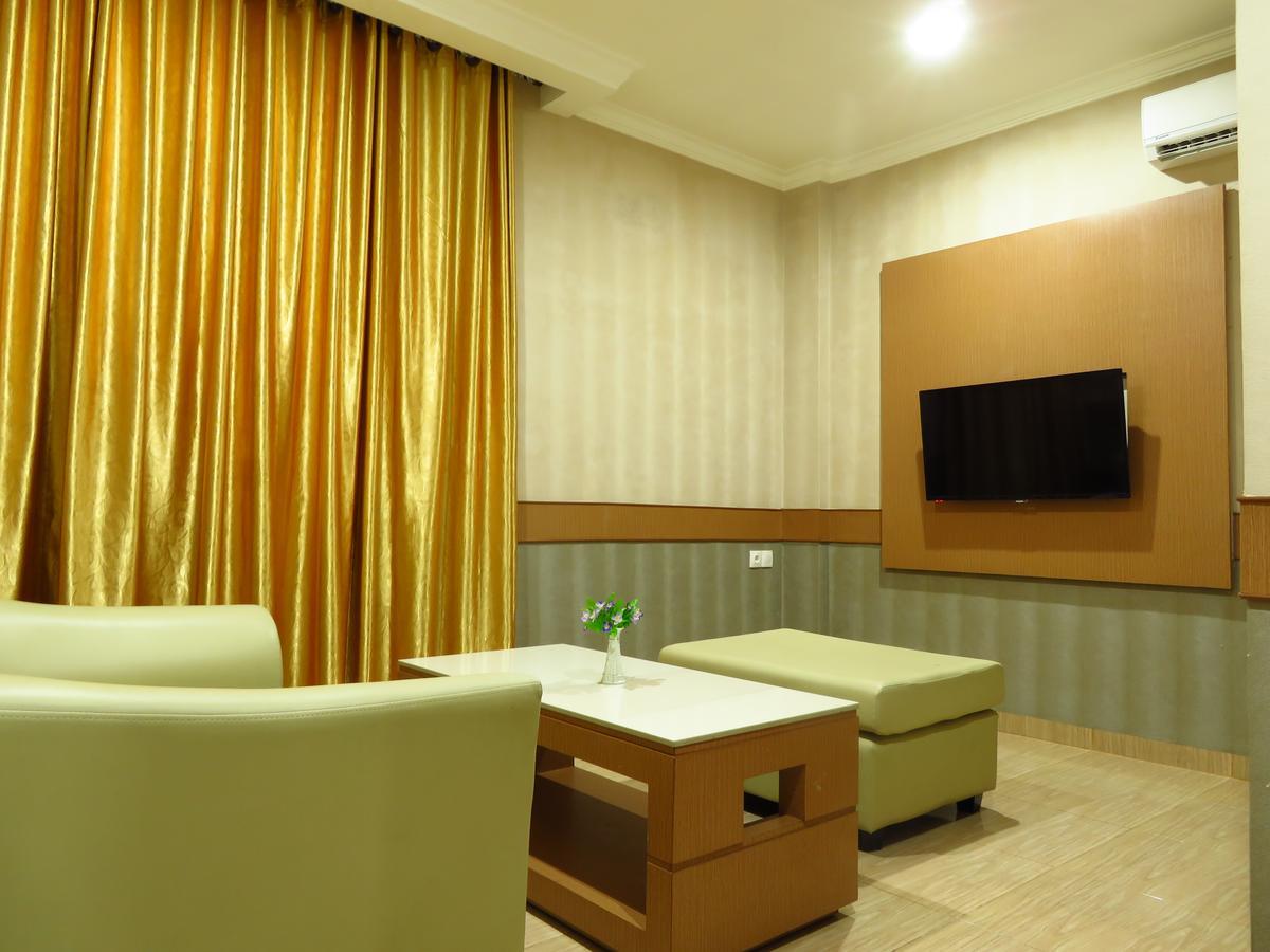 Hotel Menara Lexus Medan Exterior photo