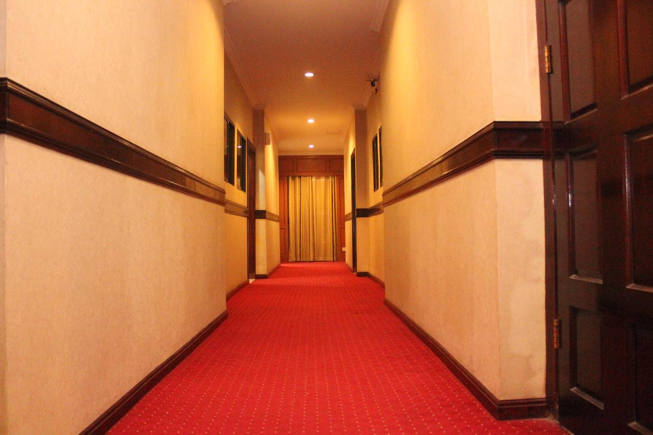Hotel Menara Lexus Medan Exterior photo